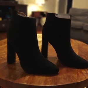 Qupid booties, 4" heel, black, size 7.5